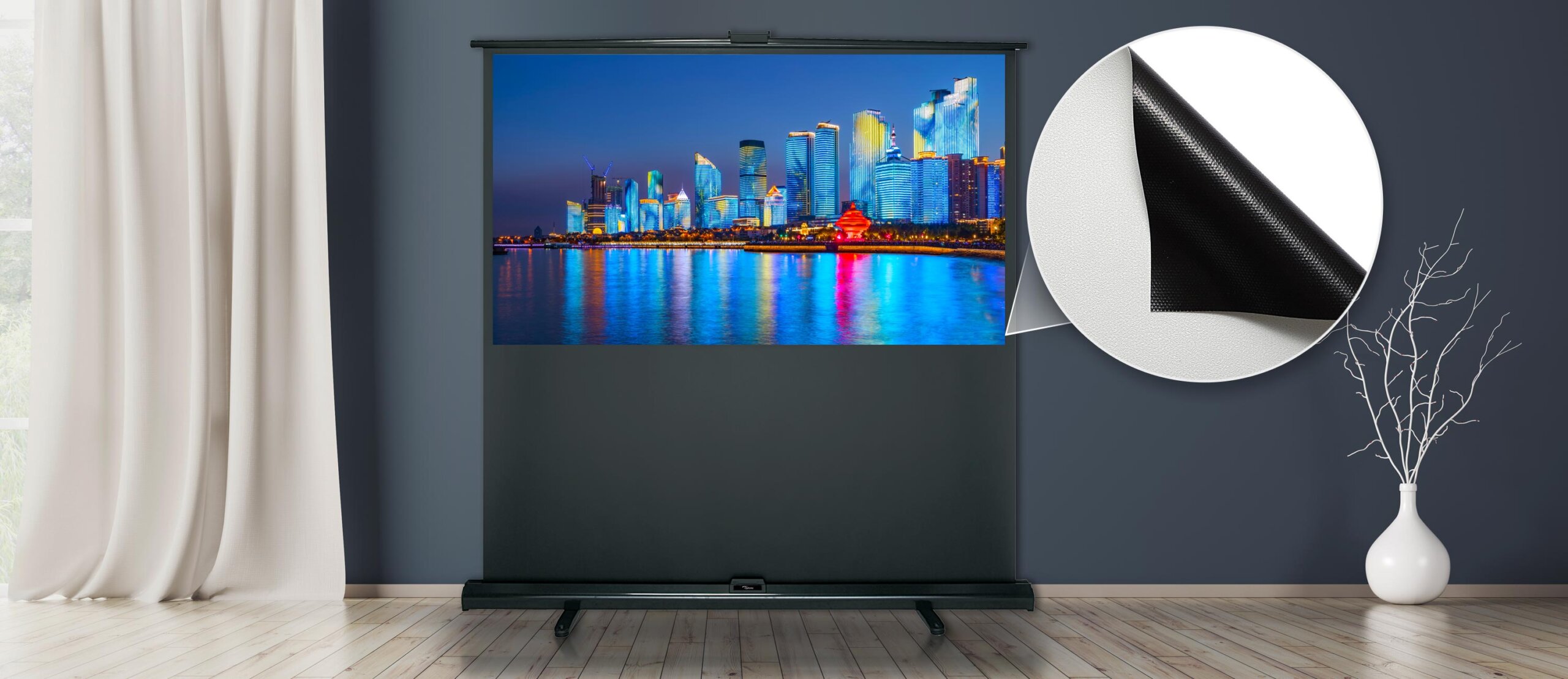 Optoma vloerstaand handmatig scherm met detail wit doek met zwarte achterkant.