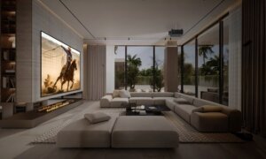 Optoma UHZ78LV sfeerfoto woonkamer projectie met paard